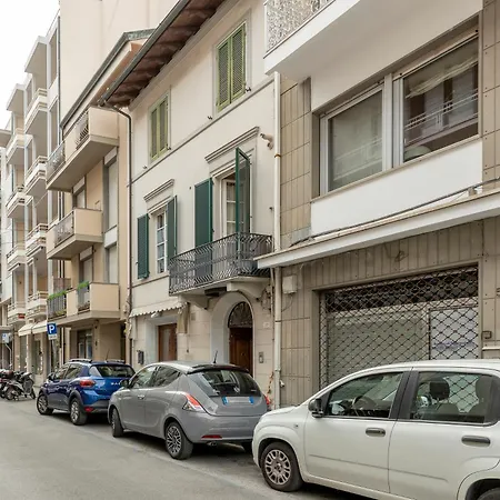 Guesthost - Comfy Flat X3 Near The Sea Apartment